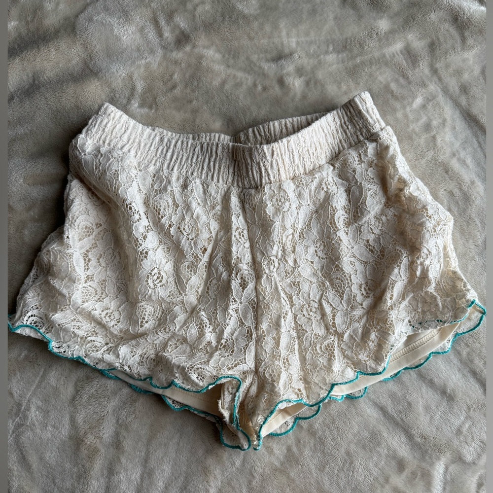 Women’s tan lace shorts
